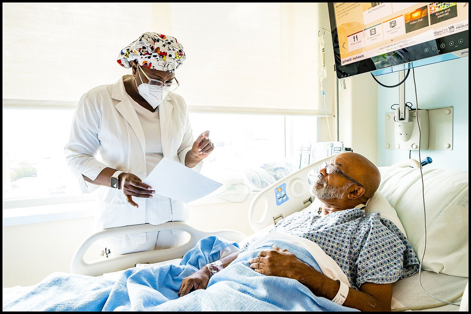 healthcare-veterans-miami-location-surgery-medical Michael LoBiondo Healthcare Photography Portfolio - Veterans Affairs-nurse talking to patient