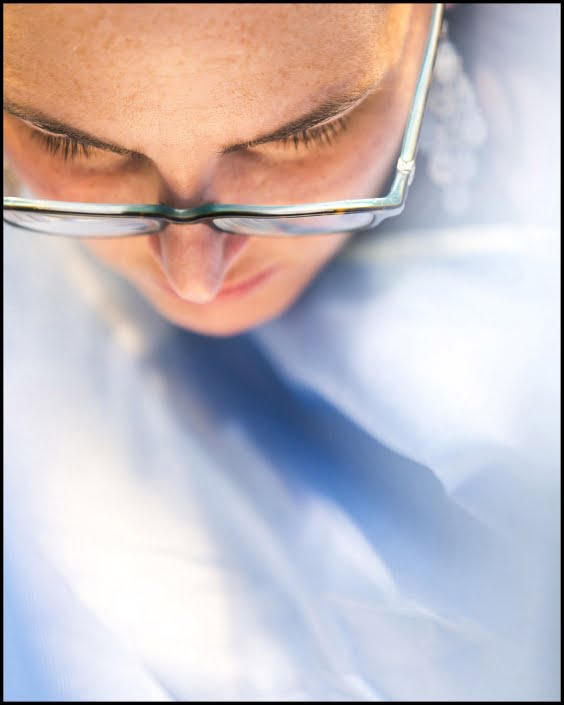 Michael LoBiondo Photography - Nurse in ppe looking down